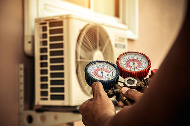 Professional Hvac technician working in Anaheim, CA